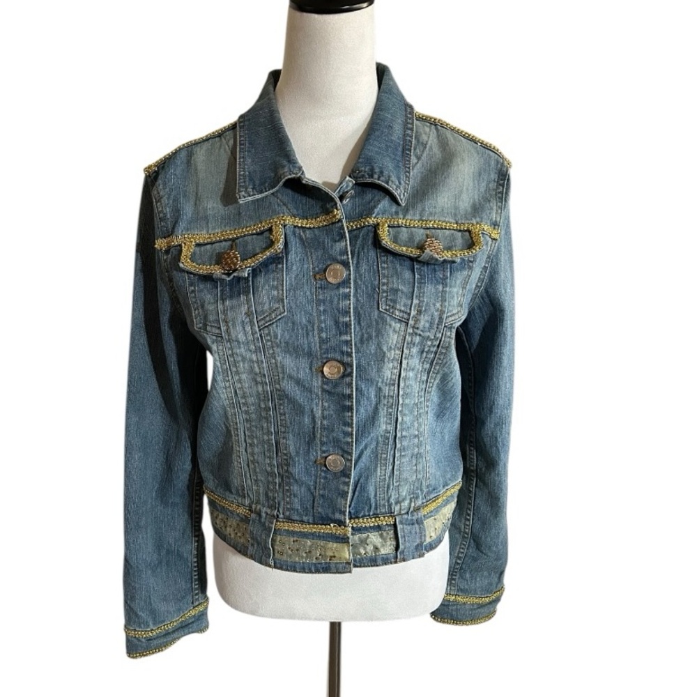 Eye-catching Vega Jeans Denim Jacket with Gold Accents